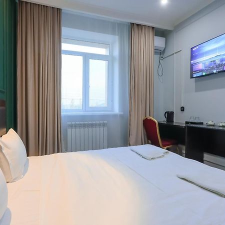 Hotel Vivaldis Almati Kültér fotó