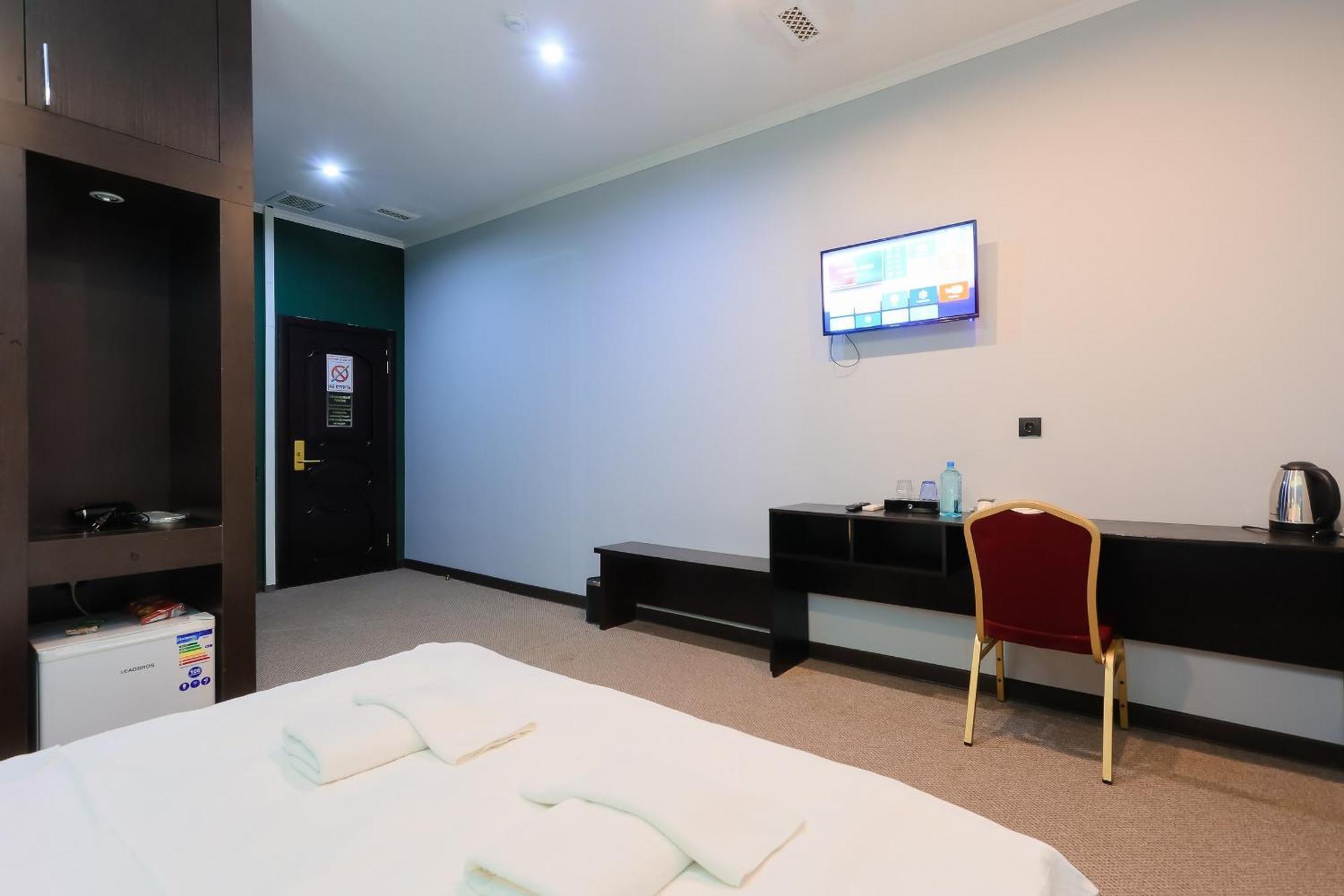 Hotel Vivaldis Almati Kültér fotó